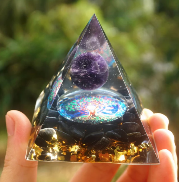Crystal Chip Resin Pyramid - 2style / 1PC