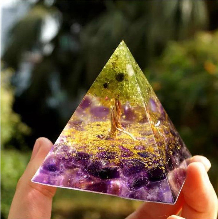 Crystal Chip Resin Pyramid - Purple green / 1PC